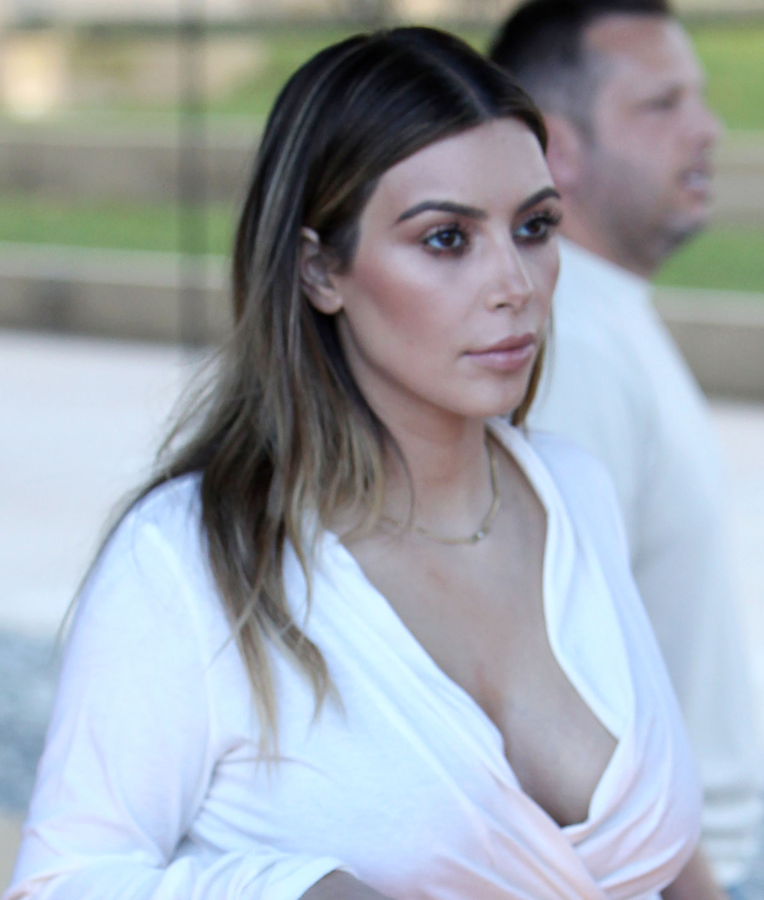 Kim Kardashian arriving at Plaza Towers in Los Angeles