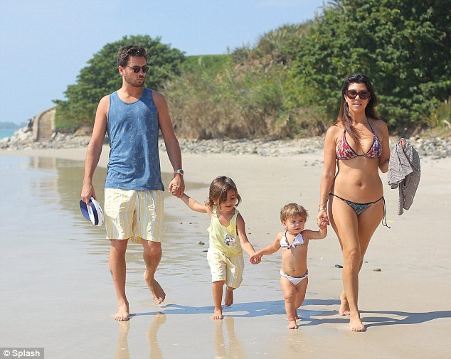Kourtney-Kardashian-724