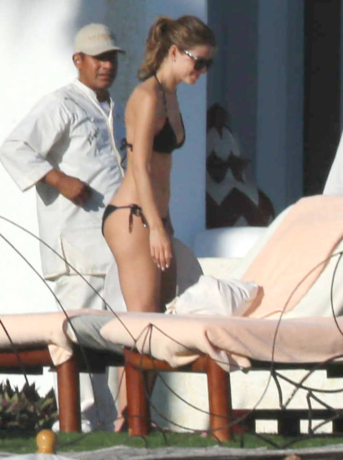 Maria-Menounos-8