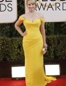 Actress Melissa Rauch arrives at the 71st annual Golden Globe Awards in Beverly Hills