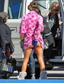 Nina-Agdal-Entourage-Set-10