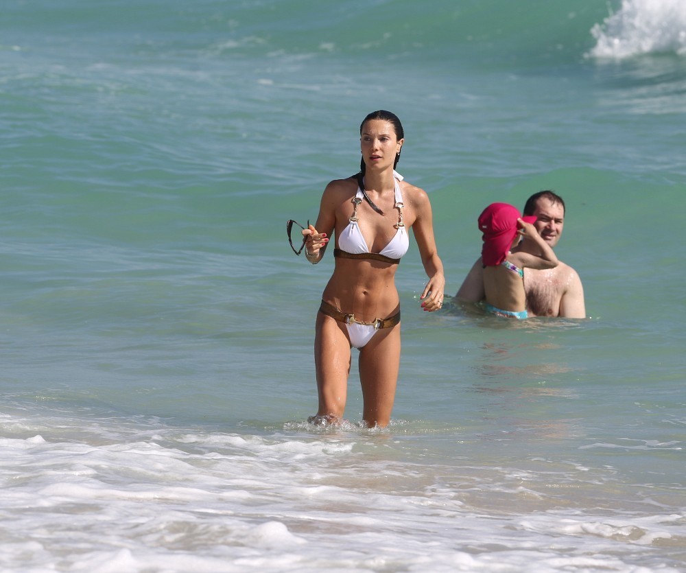 Olga-Kent-and-Julia-Pereira-14