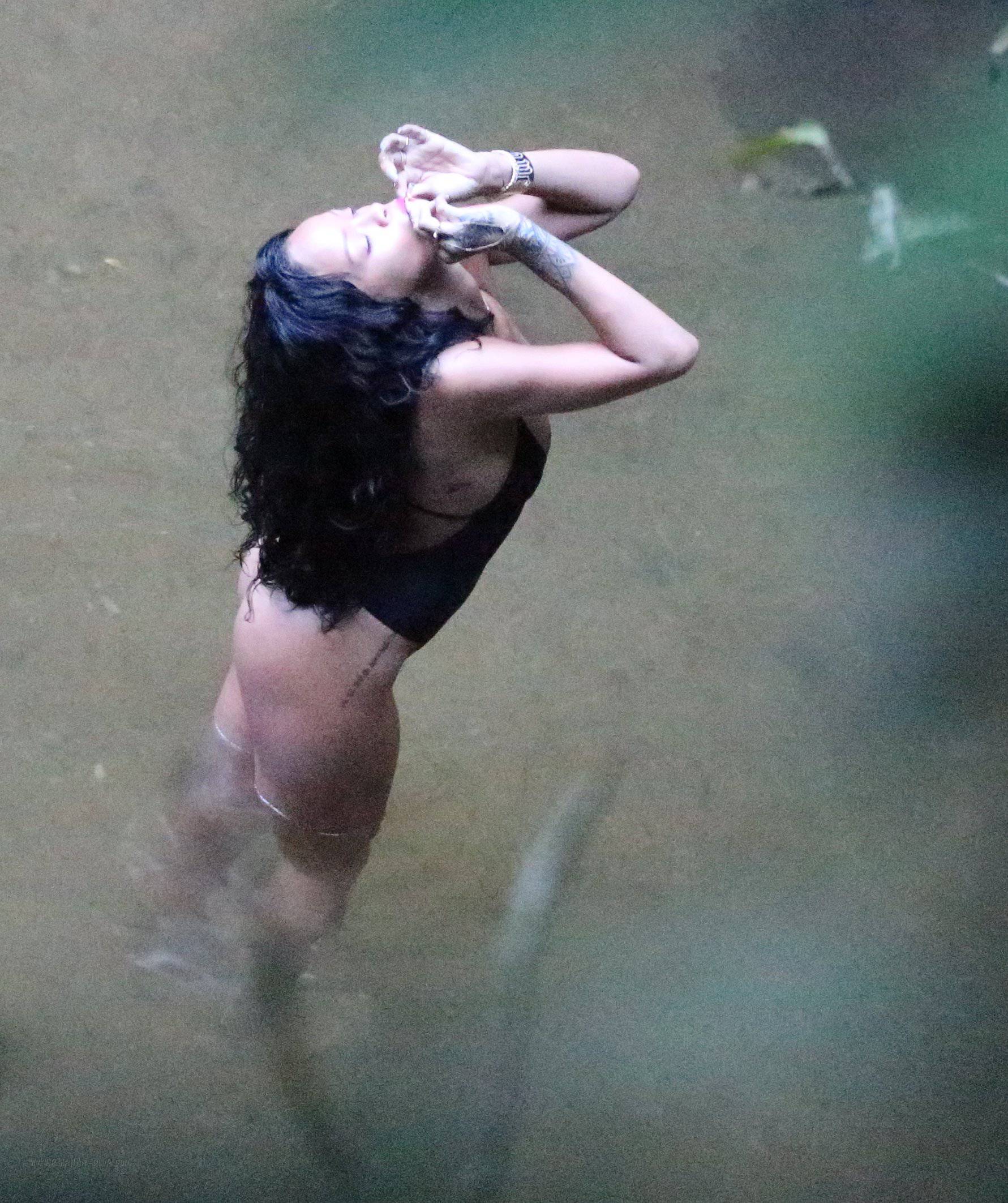 Rihanna-361