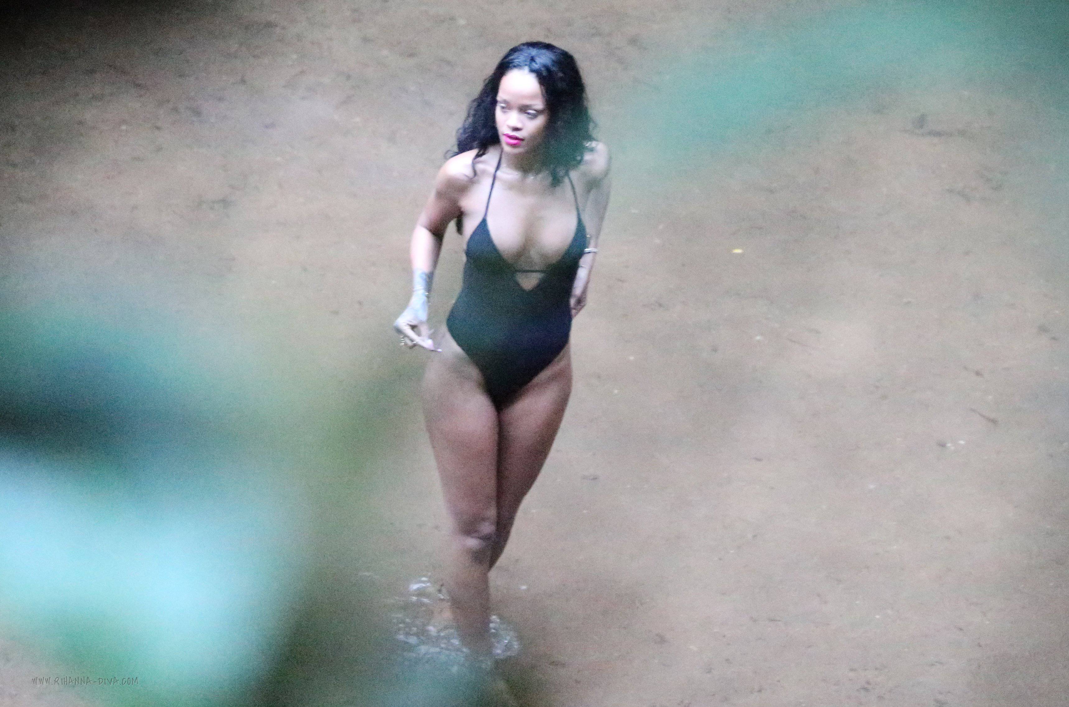 Rihanna-366
