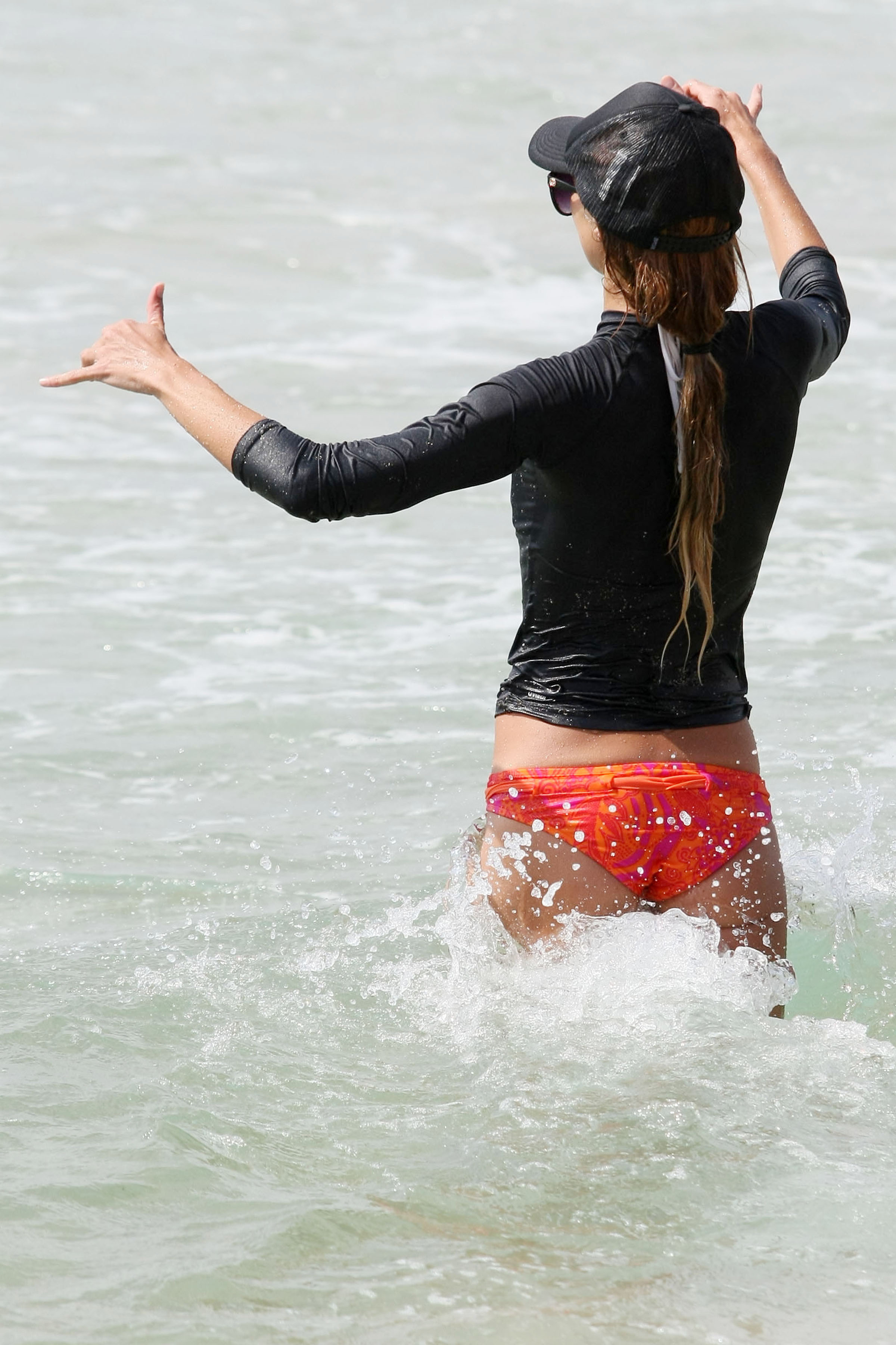 Sharni Vinson and family seen paddle boarding and having fun in water at Cronulla Beach in Sydney