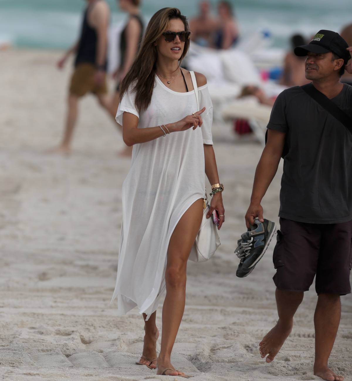 Alessandra-Ambrosio-6