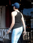 Anne-Hathaway-6