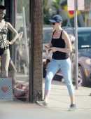 Anne-Hathaway-8