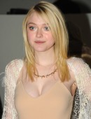Dakota-Fanning-202