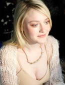Dakota-Fanning-210