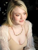 Dakota-Fanning-211
