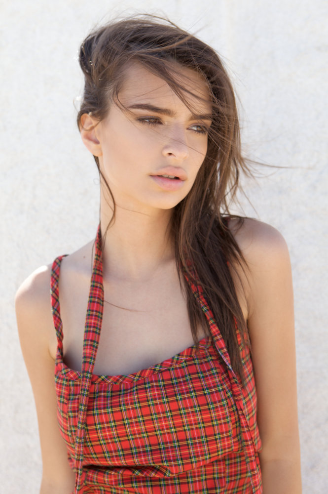 Emily-Ratajkowski-55