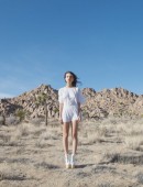 Emily-Ratajkowski-60