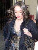 Kat-Dennings-and-Beth-Behrs-1