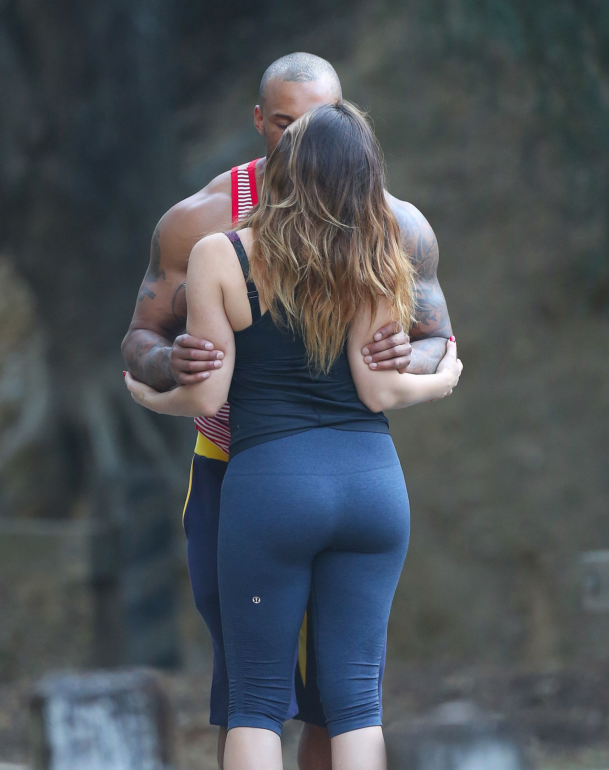 Kelly-Brook-Booty-in-Tights-1