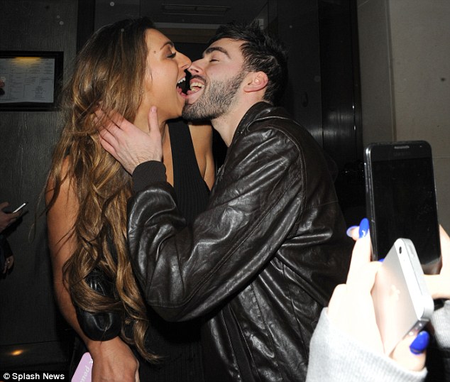 Luisa-Zissman-and-Jasmine-Waltz-16