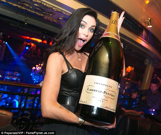 Luisa-Zissman-and-Jasmine-Waltz-18