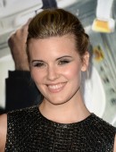 Maggie-Grace-Non-Stop-Premiere-Westwood-2