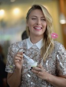 Maria-Sharapova-Pinkberry-LA-4