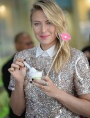 Maria-Sharapova-Pinkberry-LA-5