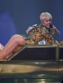 Miley-Cyrus-Bangerz-Tour-Vancouver-February-2014-14