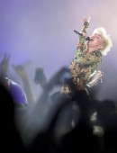 Miley-Cyrus-Bangerz-Tour-Vancouver-February-2014-4