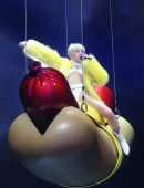 Miley-Cyrus-on-Bangerz-Tour-in-Anaheim-8