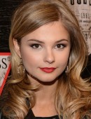 Stefanie-Scott-223