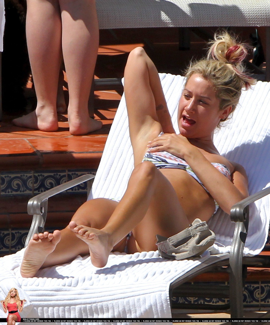 Ashley-Tisdale-12