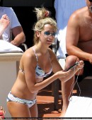 Ashley-Tisdale-7
