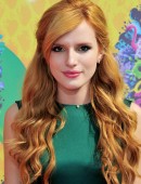 Bella-Thorne-Nickelodeon's-27th-Annual-Kids-Choice-Awards-4