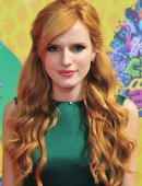 Bella-Thorne-Nickelodeon's-27th-Annual-Kids-Choice-Awards-6