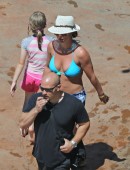 Britney-Spears-Bikini-Hawaii-5