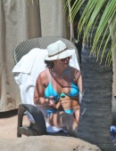 Britney-Spears-Bikini-Hawaii-8