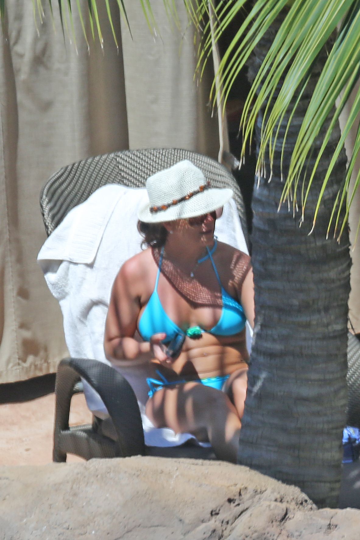 Britney-Spears-Bikini-Hawaii-8