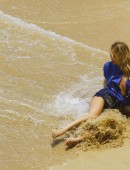Candice-Swanepoel-in-Fernando-de-Noronha-2