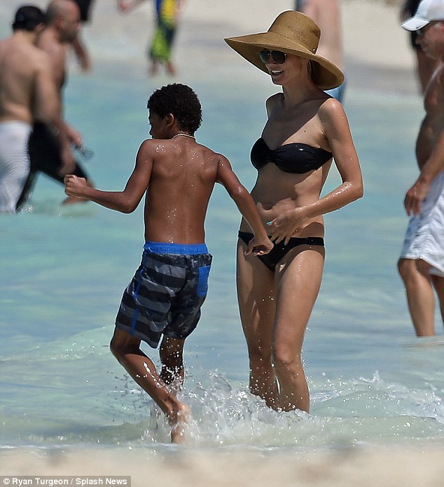 Heidi-Klum-Bikini-7
