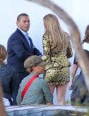 Jennifer-Lopez-Leggy-American-Idol-3