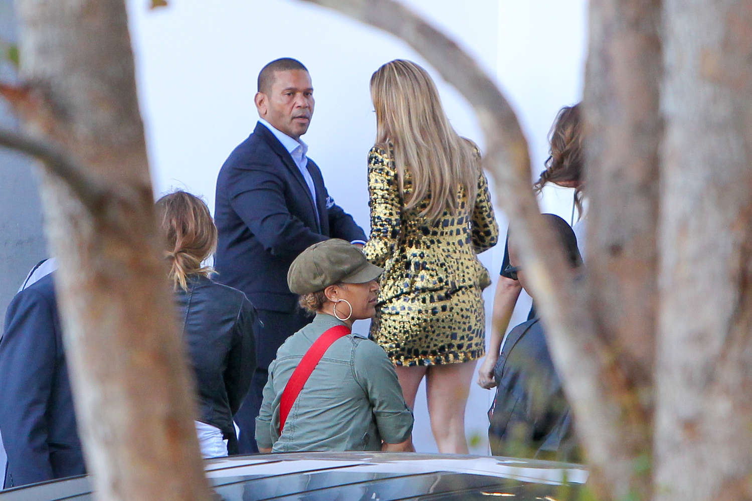 Jennifer-Lopez-Leggy-American-Idol-3