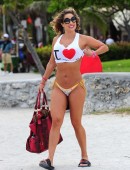 Jennifer-Nicole-Lee-in-Bikini-302