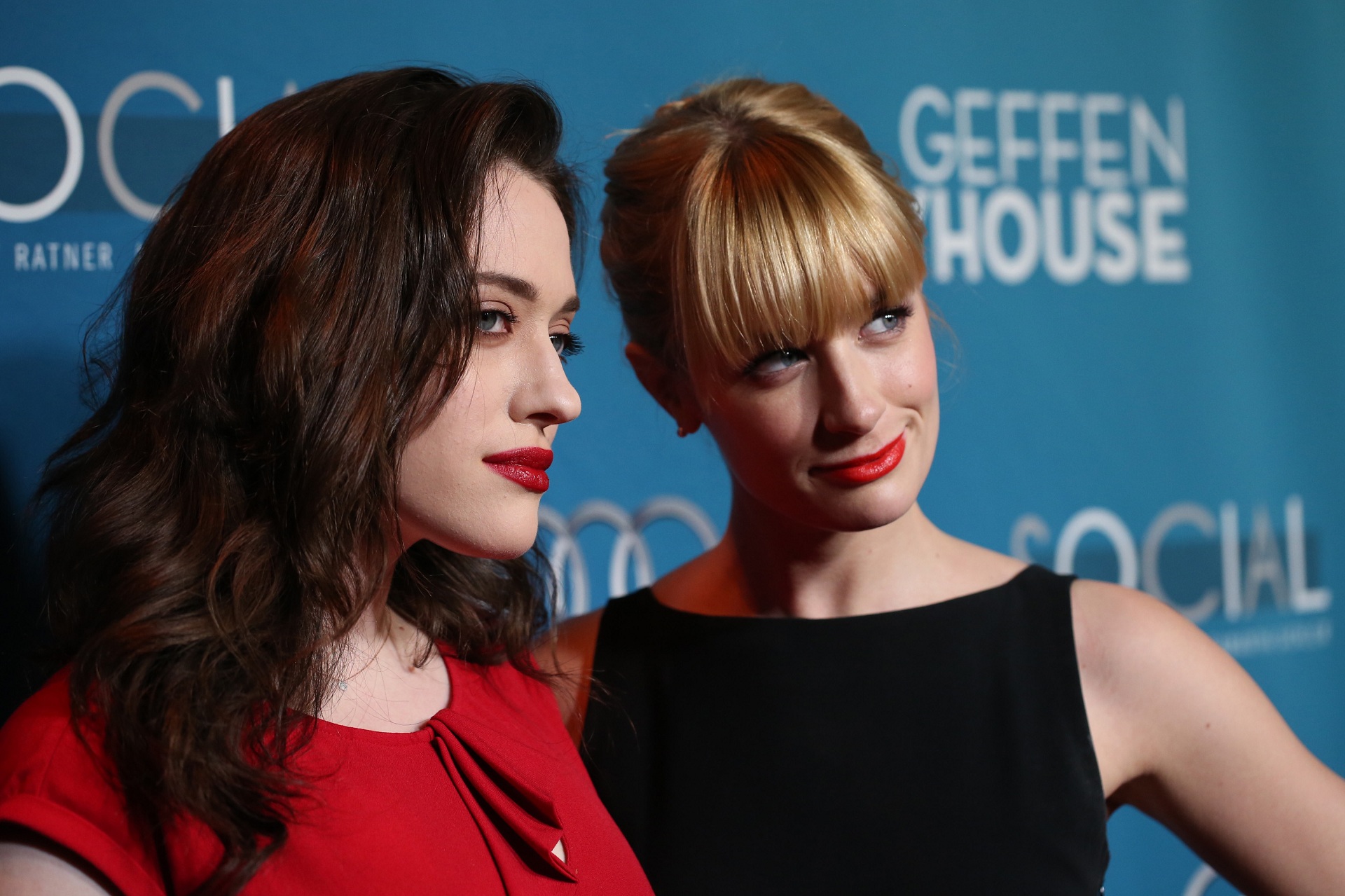 Kat Dennings, Beth Behrs