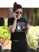 Kylie-Jenner-in-Leggings-5