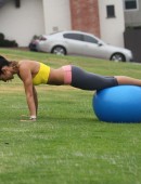Leilani-Dowding-in-Leggings-4