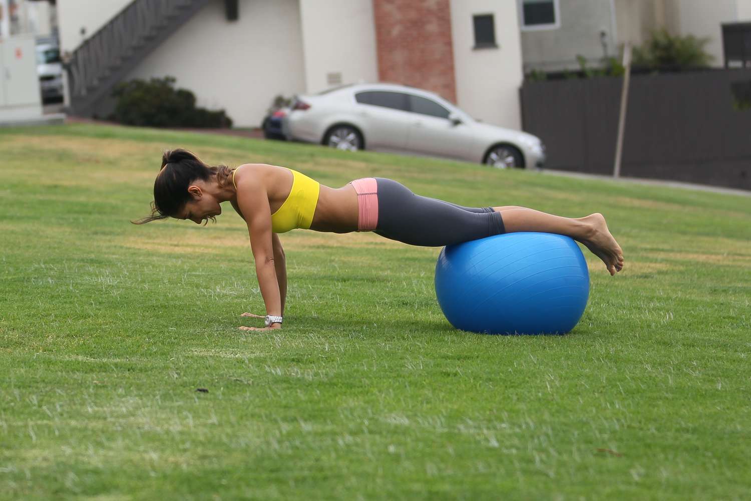 Leilani-Dowding-in-Leggings-4