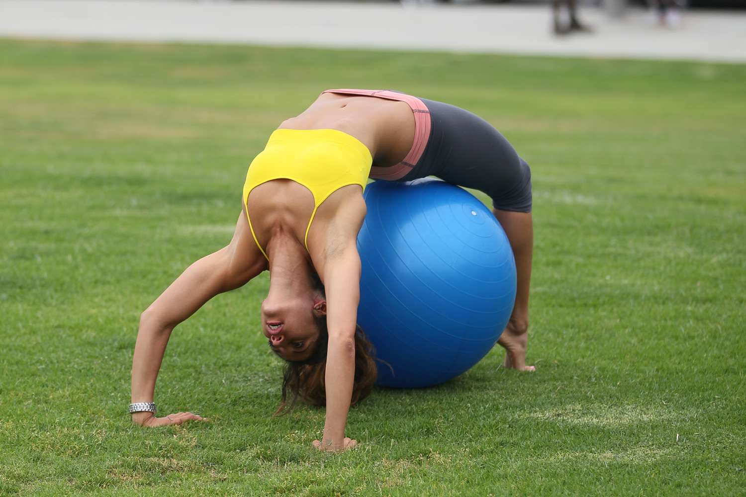 Leilani-Dowding-in-Leggings-9