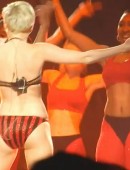 Miley-Cyrus-Bangerz-Concert-in-Milwaukee-1