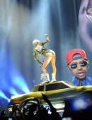 Miley-Cyrus-Bangerz-Tour-Amway-Center-Orlando-11
