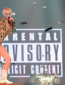 Miley-Cyrus-Bangerz-Tour-Atlanta-14