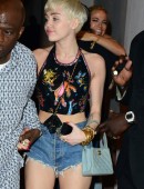 Miley-Cyrus-Cameo-Nightclub-Miami-13