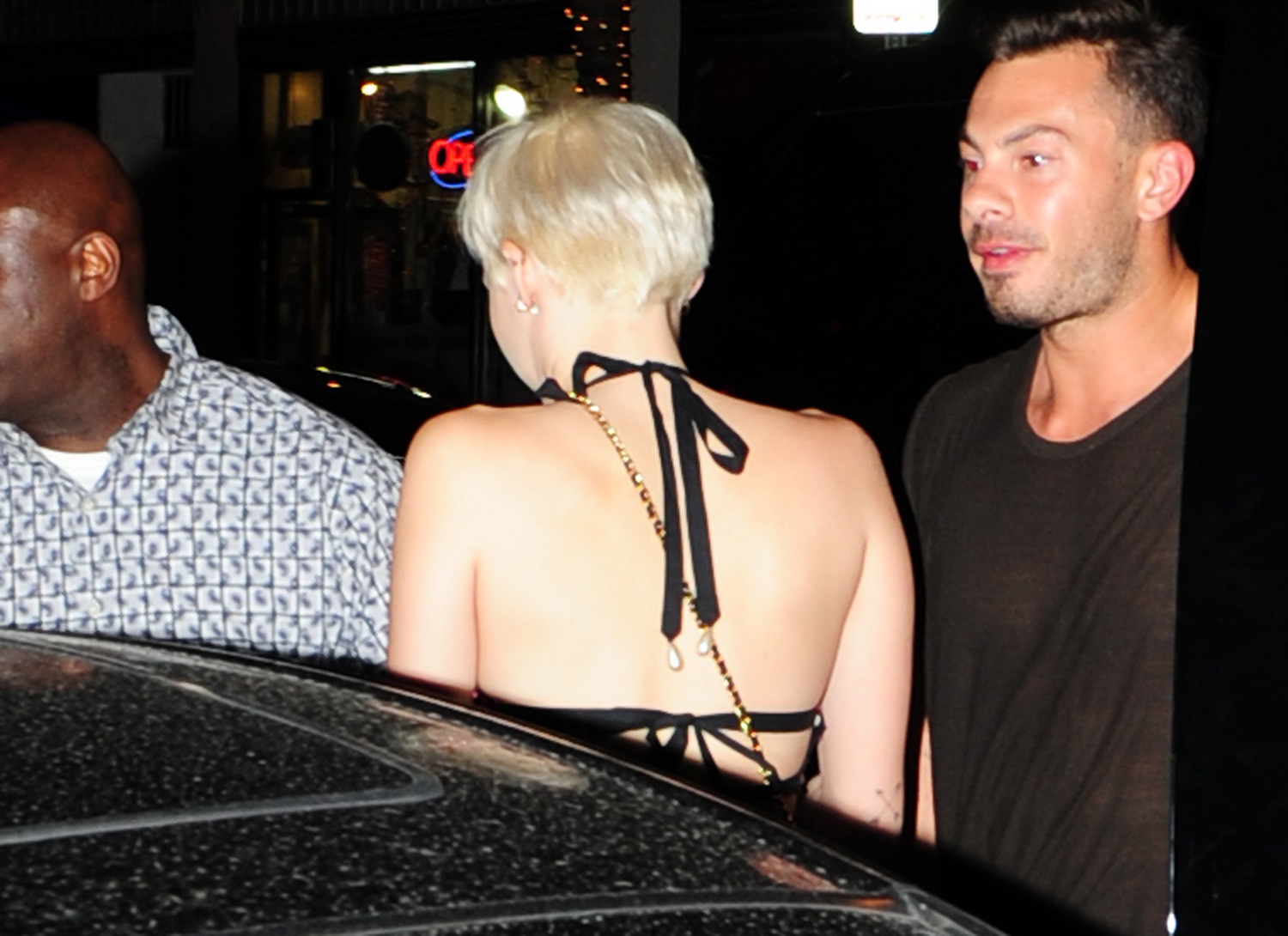 Miley-Cyrus-Cameo-Nightclub-Miami-4